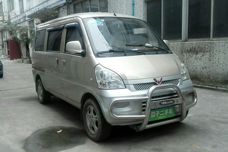 2012款 五菱荣光 1.2e手动标准型