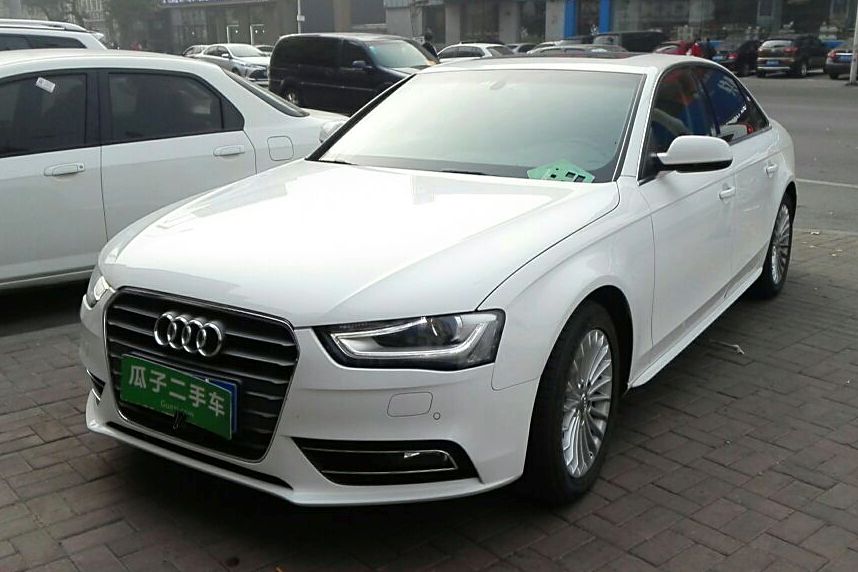 奥迪a4l 2015款 35 tfsi 自动标准型