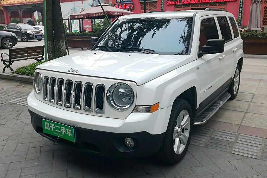 jeep自由客 2015款 2.4l 运动版(进口)