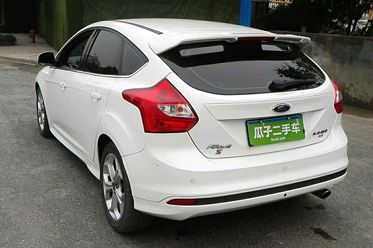 福特福克斯 2012款 两厢 2.0l 手动豪华运动型