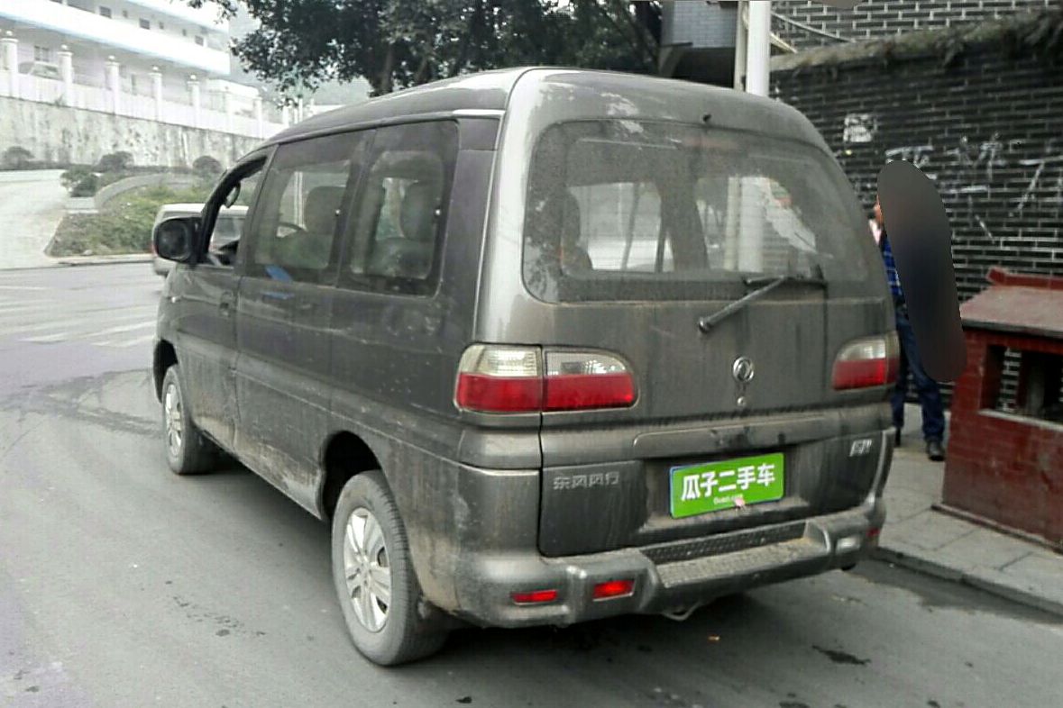 东风风行菱智 2011款 2.0l c11e 短轴舒适版