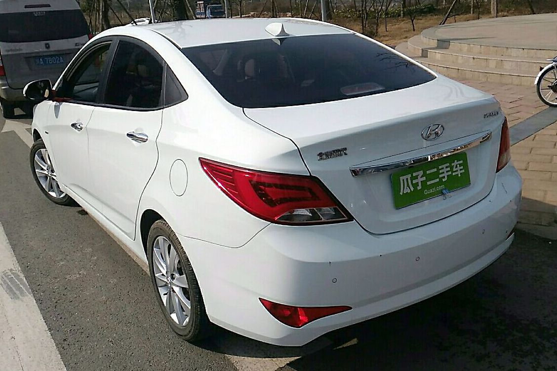 现代瑞纳 2014款 1.4l 手动顶级型top