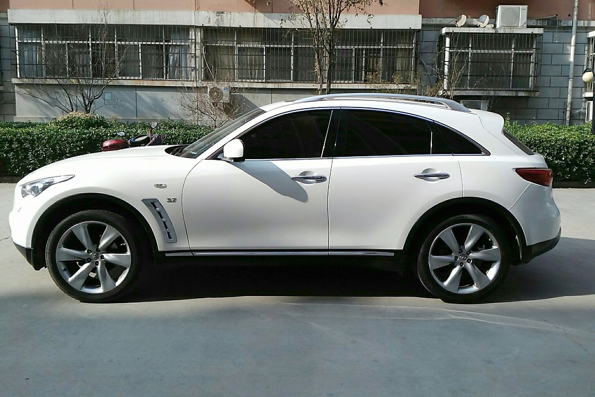 英菲尼迪qx70 2013款 3.7l 超越版(进口)