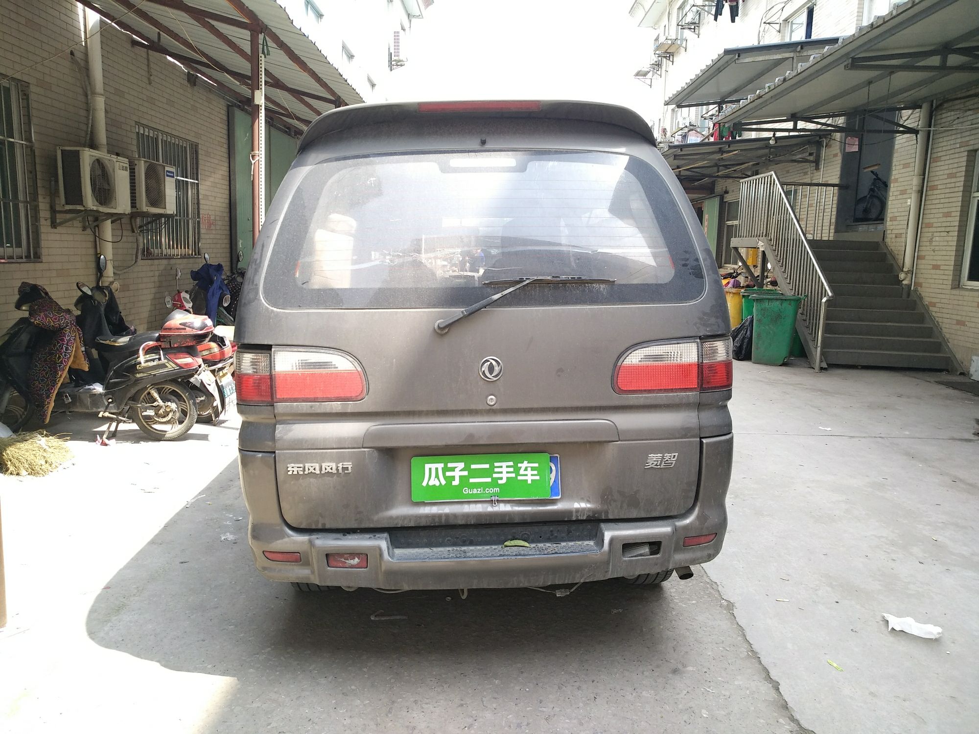 东风风行菱智 2011款 2.0l c11e 短轴舒适版