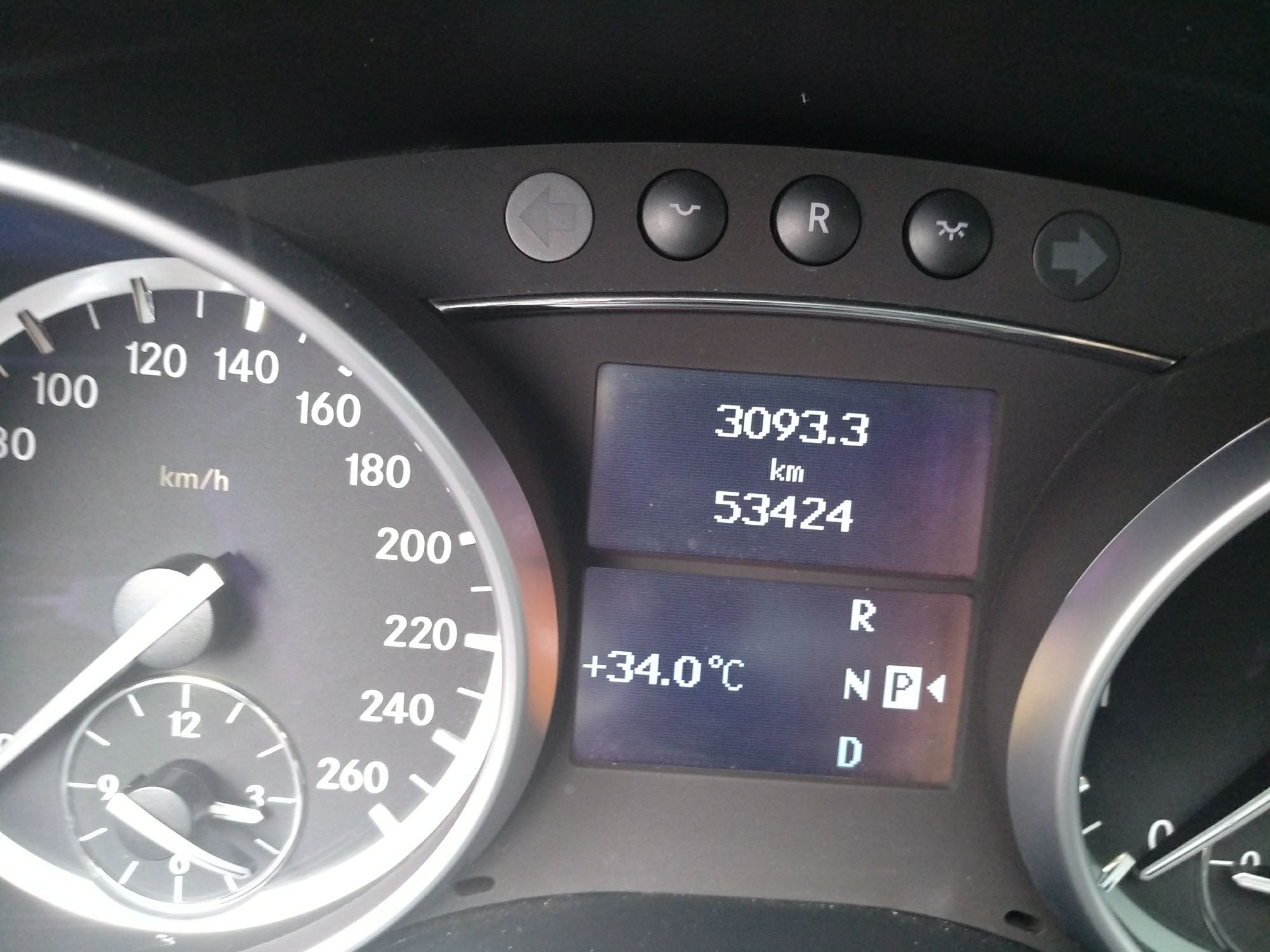 奔驰r级 r320 [进口] 2014款 3.0t 自动 汽油 商务型 (欧Ⅳ)
