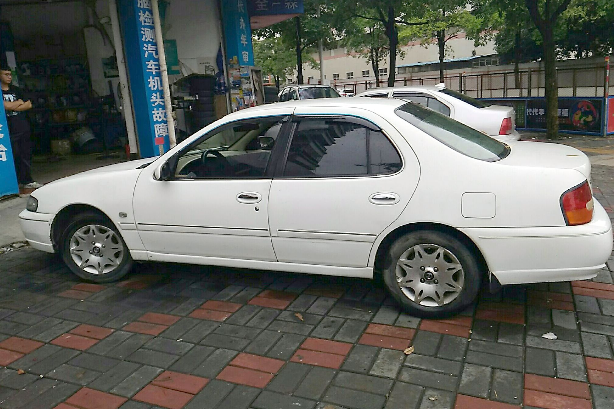 日产 蓝鸟 2004款 2.0l 自动豪华型