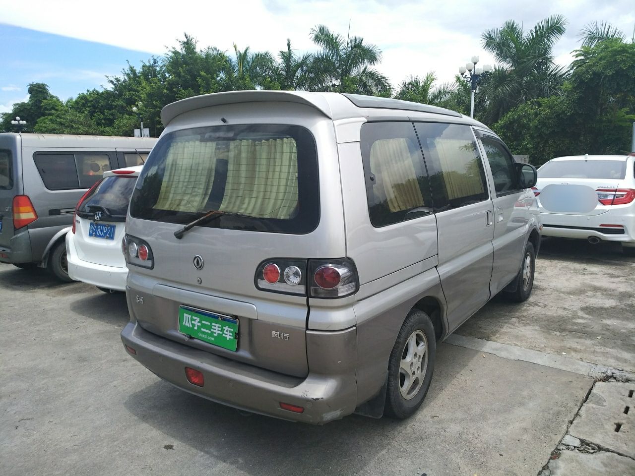 东风风行 菱智 2010款 q3 2.0l 7座标准天窗版