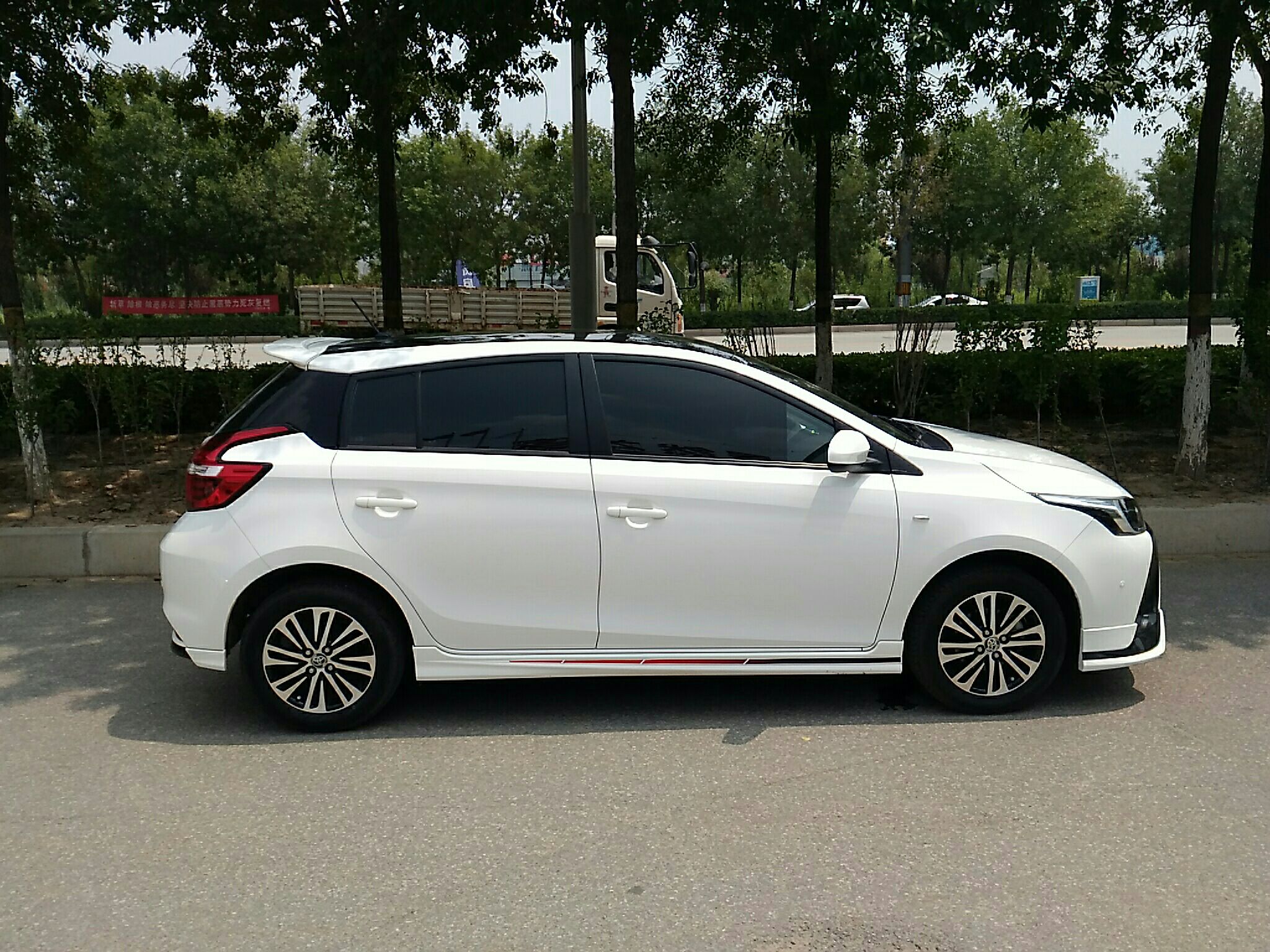 丰田yaris l 致炫 2017款 1.5t 自动劲速升级版