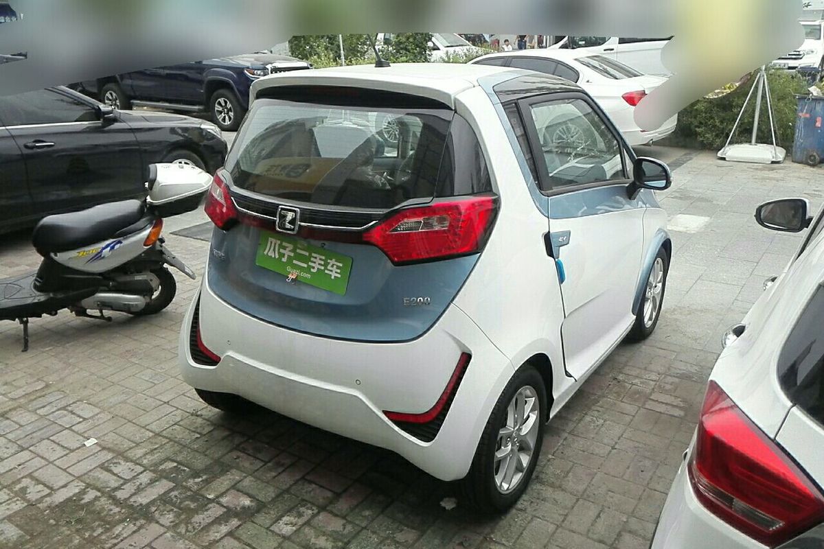 众泰e2002018款飞鱼座养一斤以内的鳙鱼放养密度图片