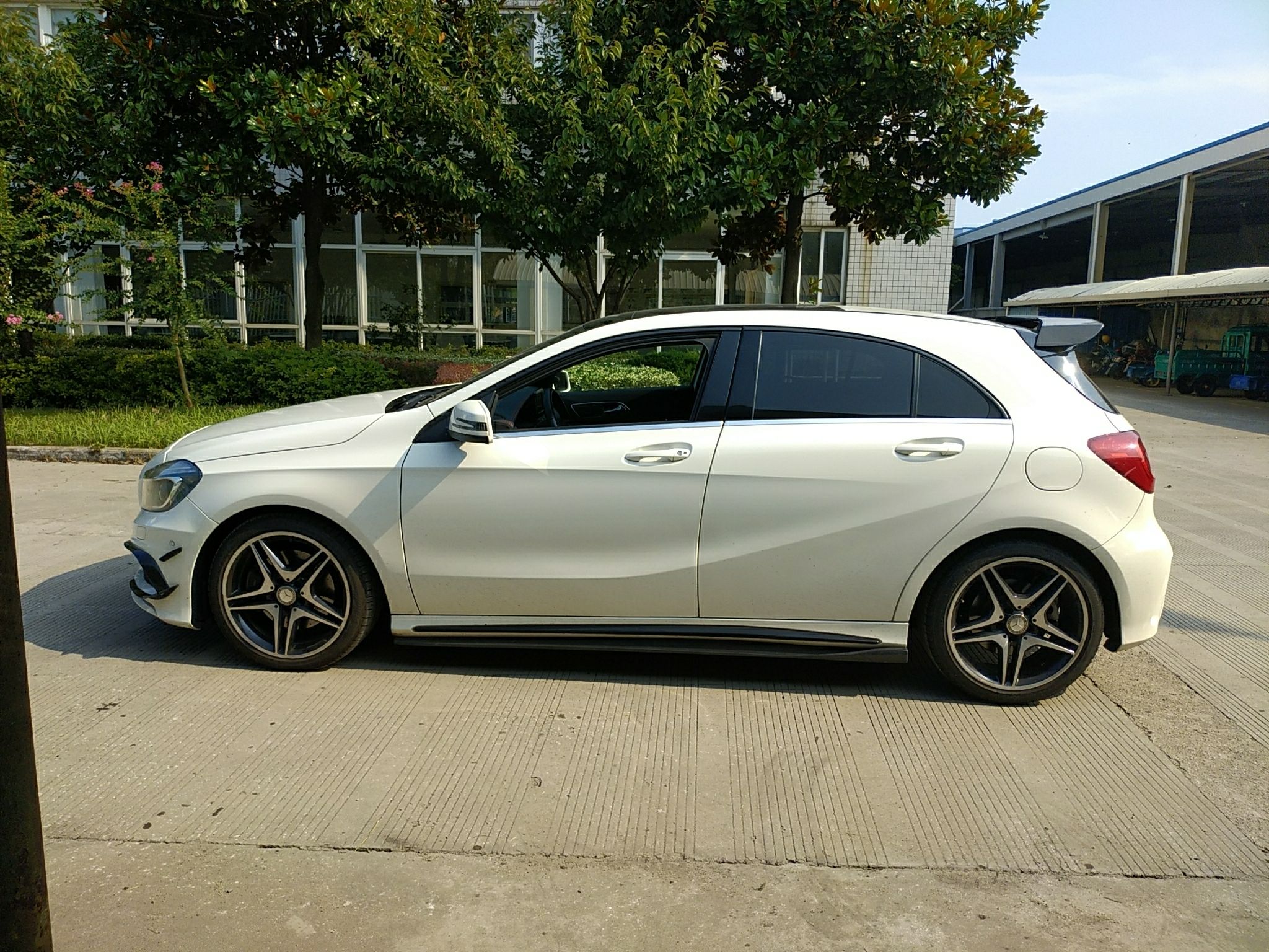 奔驰a级两厢 a260 [进口] 2013款 2.0t 自动 运动型sport