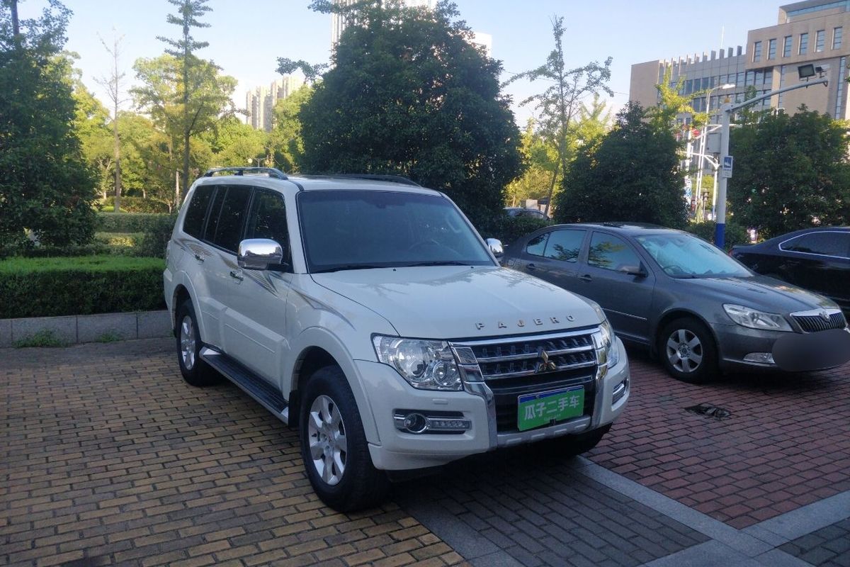 三菱 帕杰罗 2015款 3.0l 自动精英超越版 国v(进口)图片