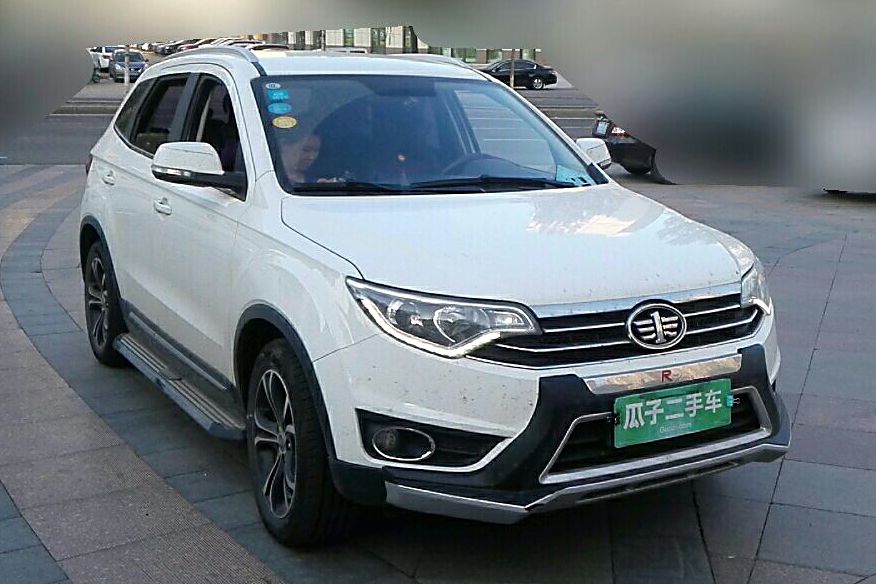 一汽 森雅r7 2017款 1.6l 自动豪华型