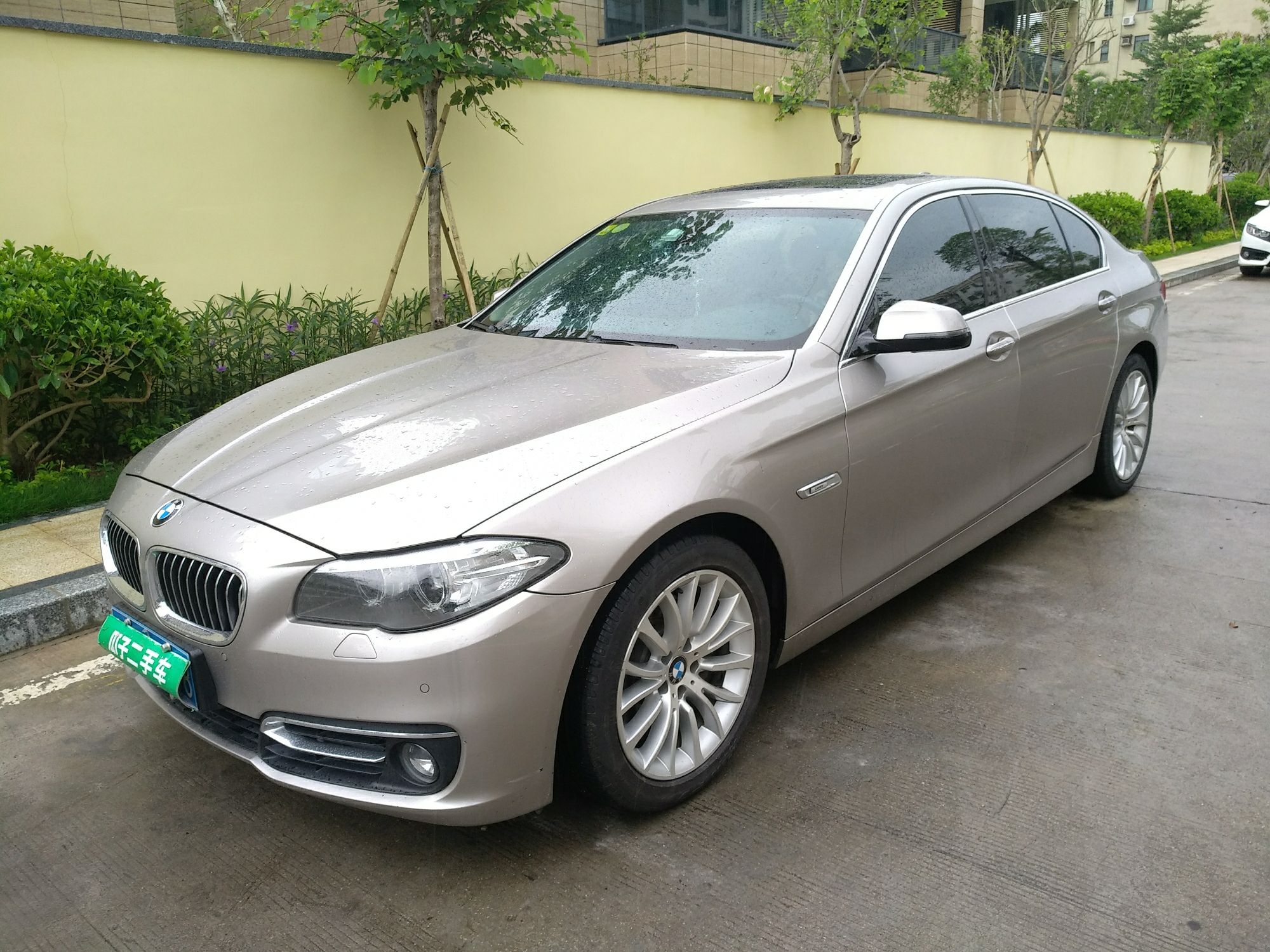 2016宝马5系型号bmw7201em(bmw525li)自动波5座排量2.0 基本信息