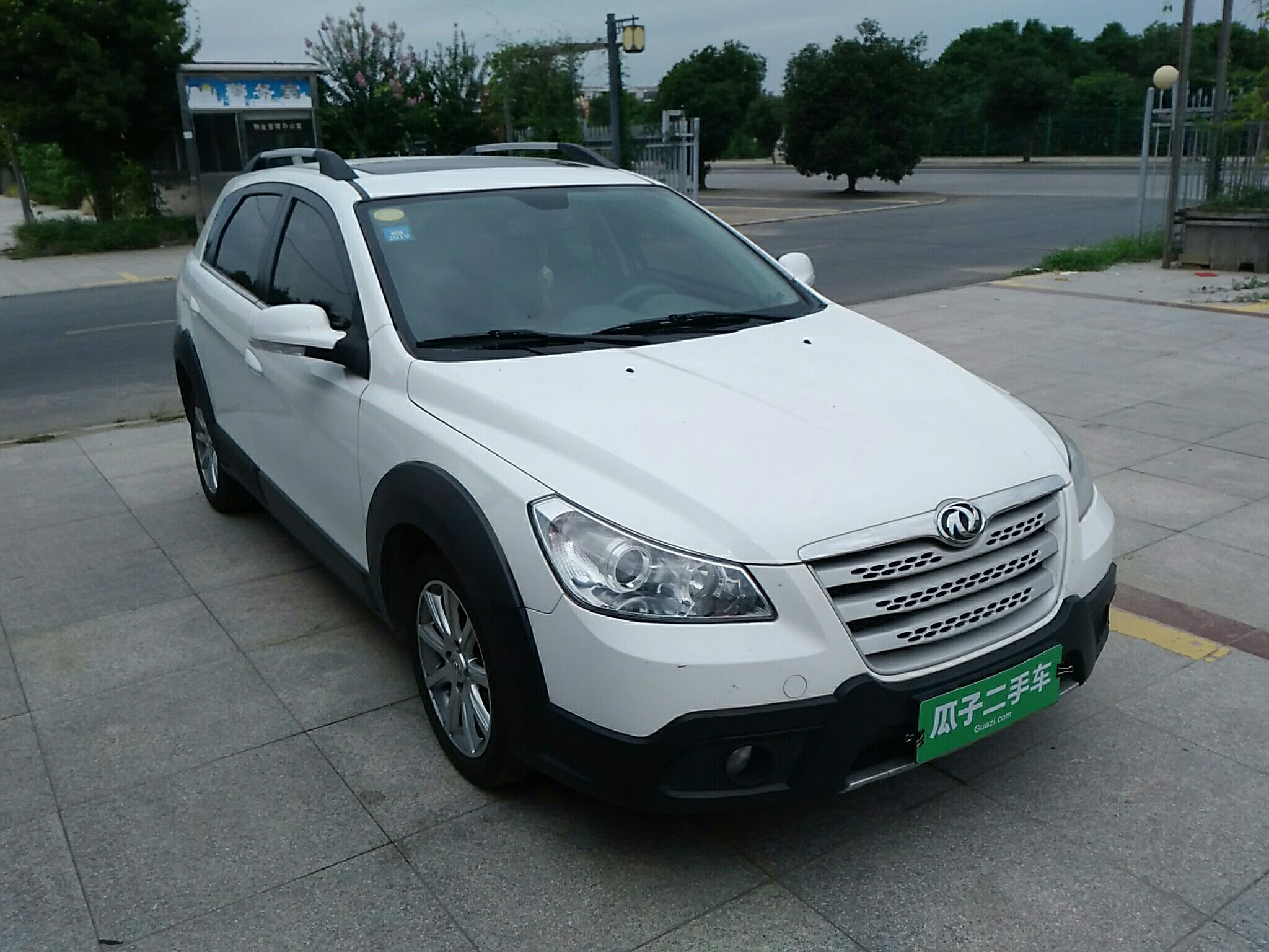 东风风神h30 2012款 cross 1.6l 手动尊逸型