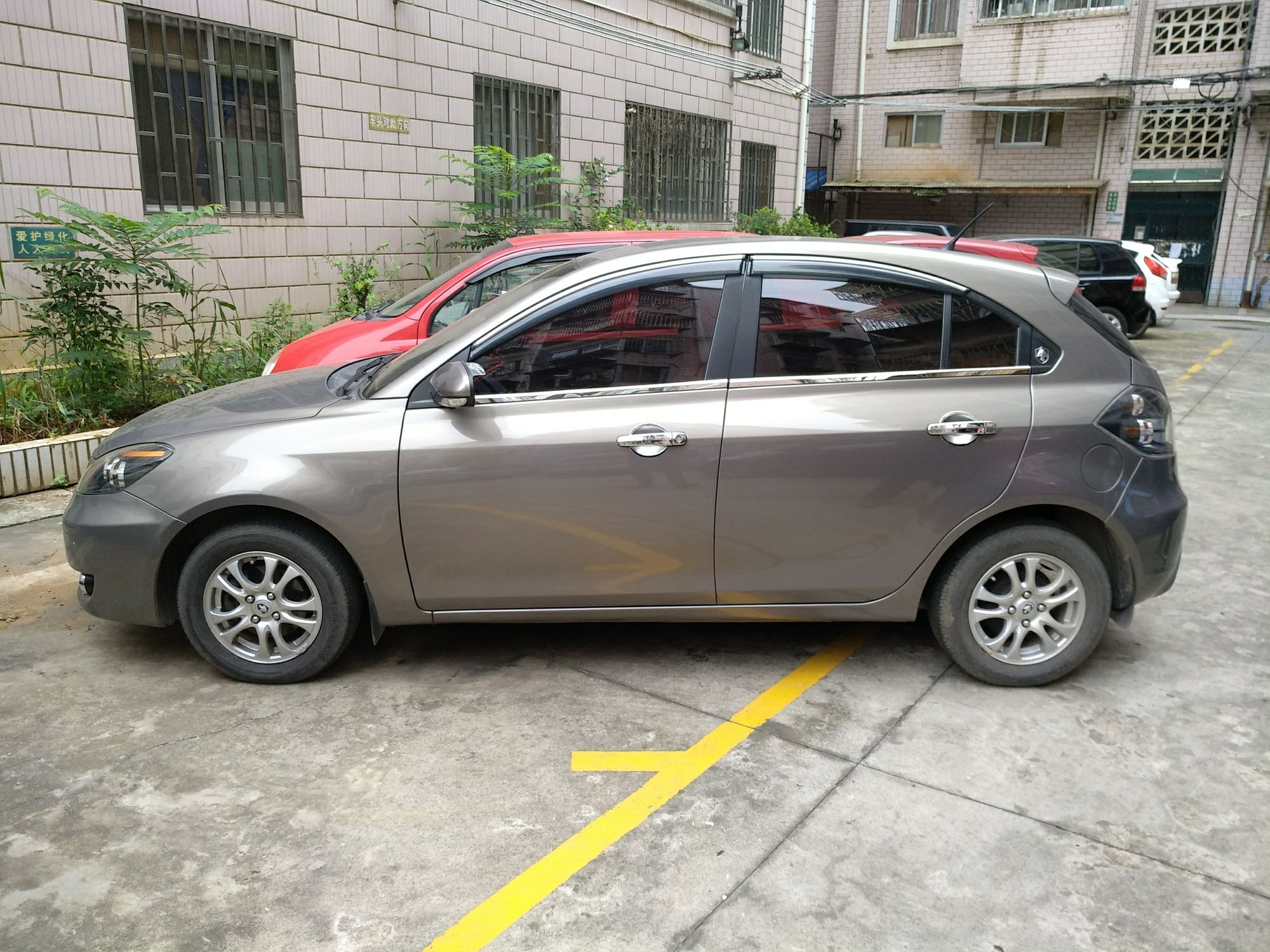 【昆明】长安 悦翔 2010款 两厢 1.5l 手动豪华型_车