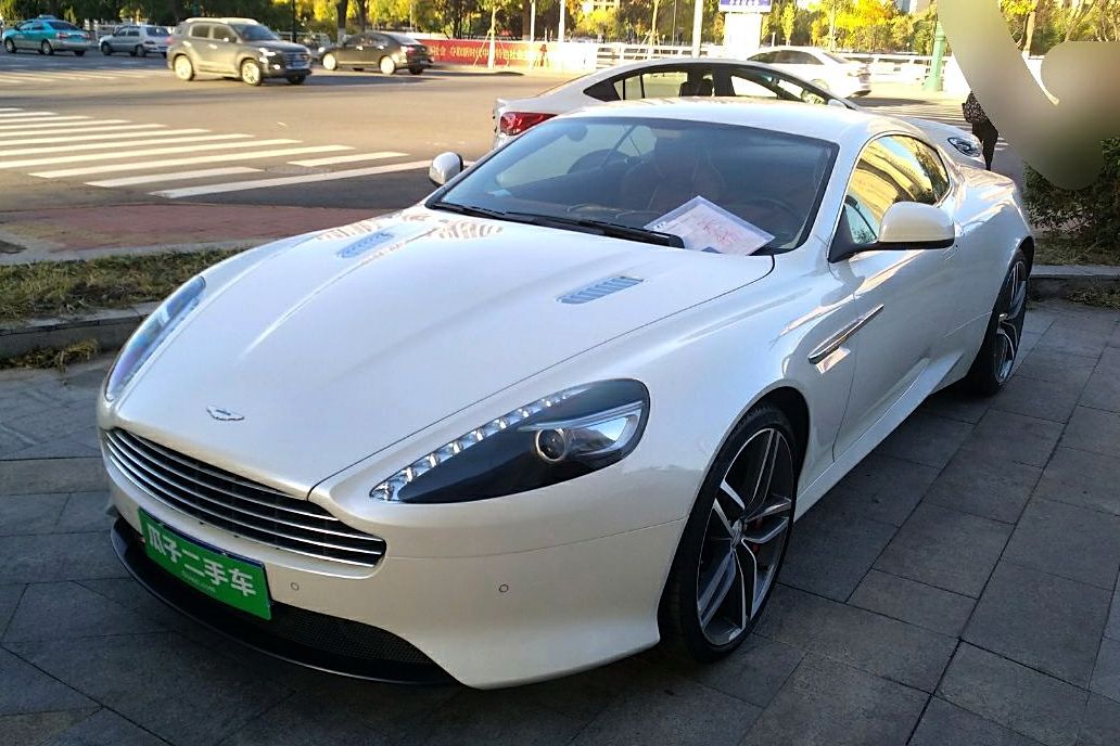 阿斯顿·马丁 阿斯顿马virage 2012款 6.0 volante