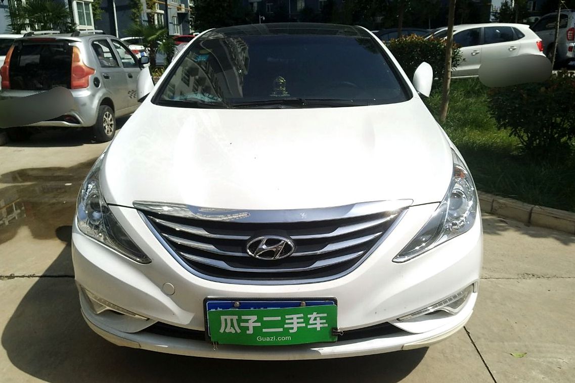 现代 索纳塔八 2014款 2.0l 自动尊贵版