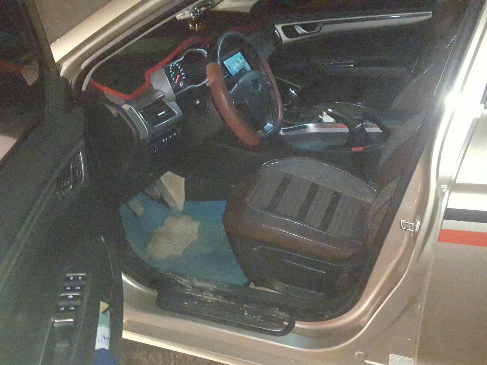 吉利 帝豪gl 2018款 1.8l 手动精英智联型
