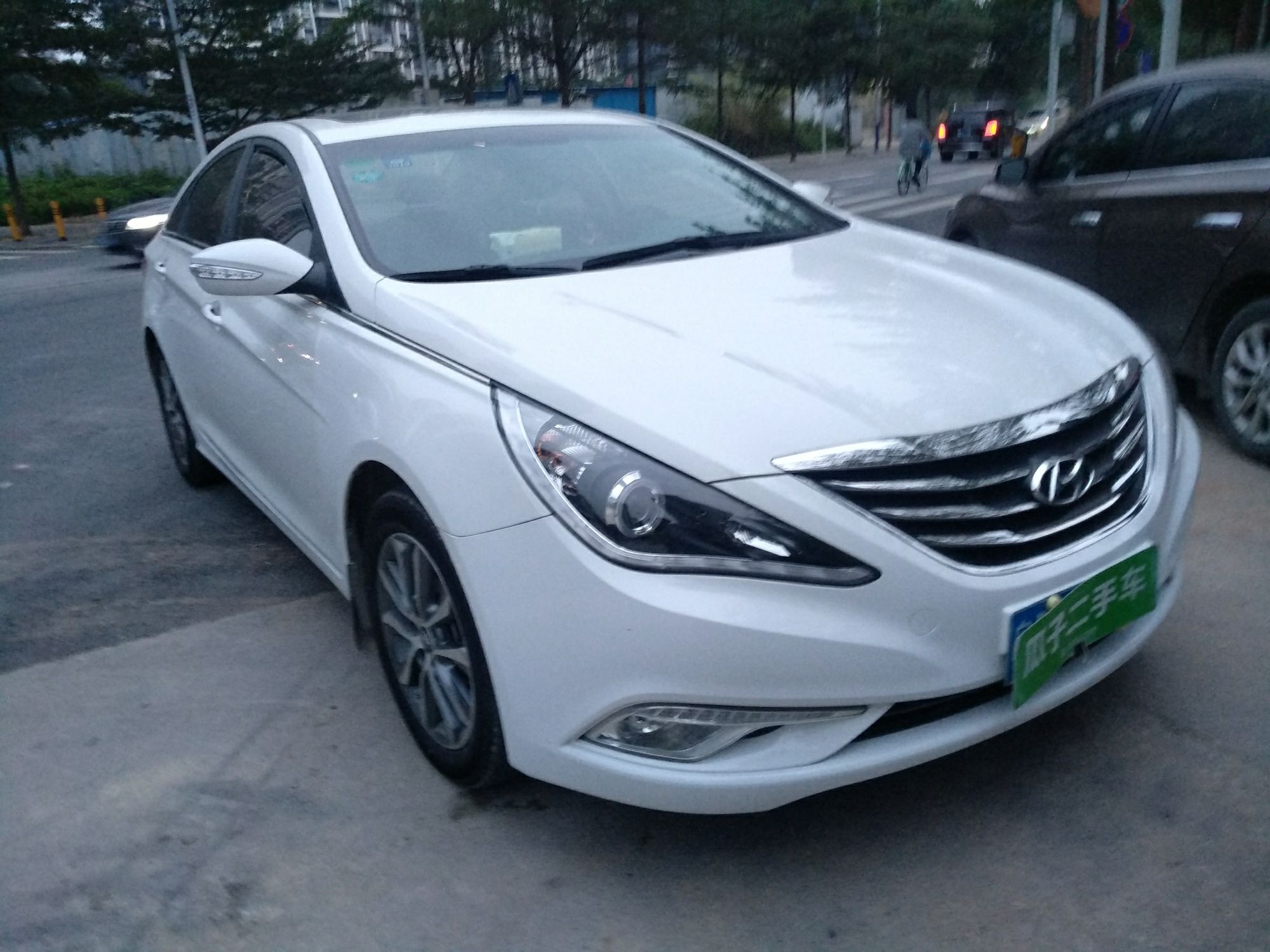 现代 索纳塔八 2013款 2.0l 自动领先版