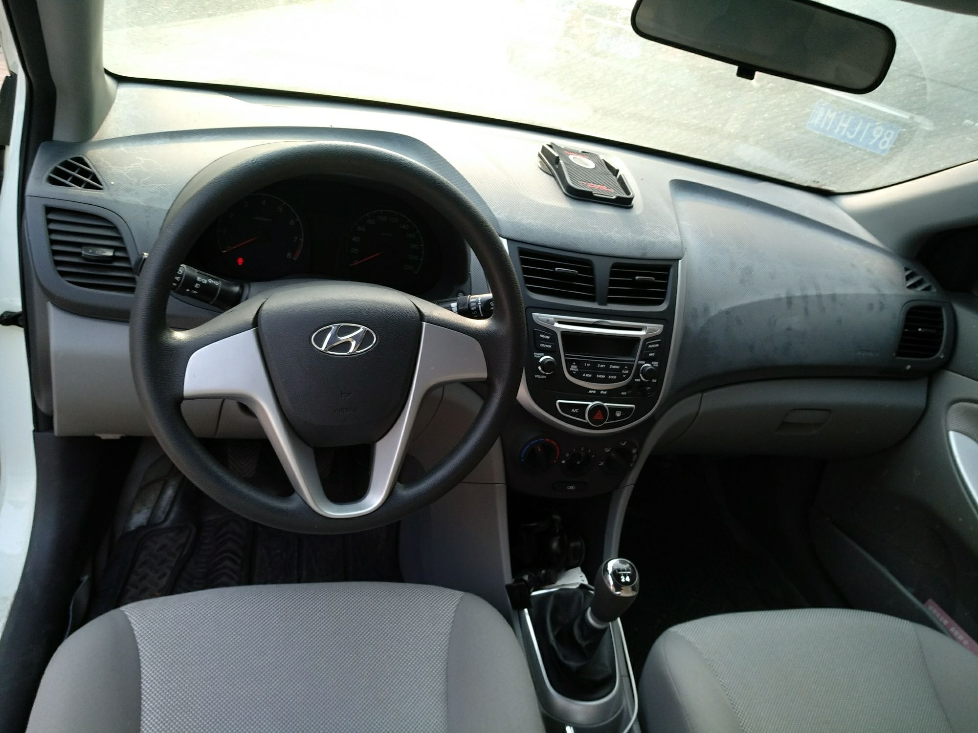 现代 瑞纳 2010款 三厢 1.4l 手动舒适型gs