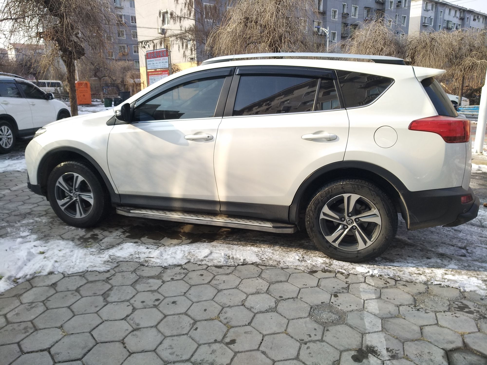 丰田rav4 2015款 2.0l cvt两驱风尚版