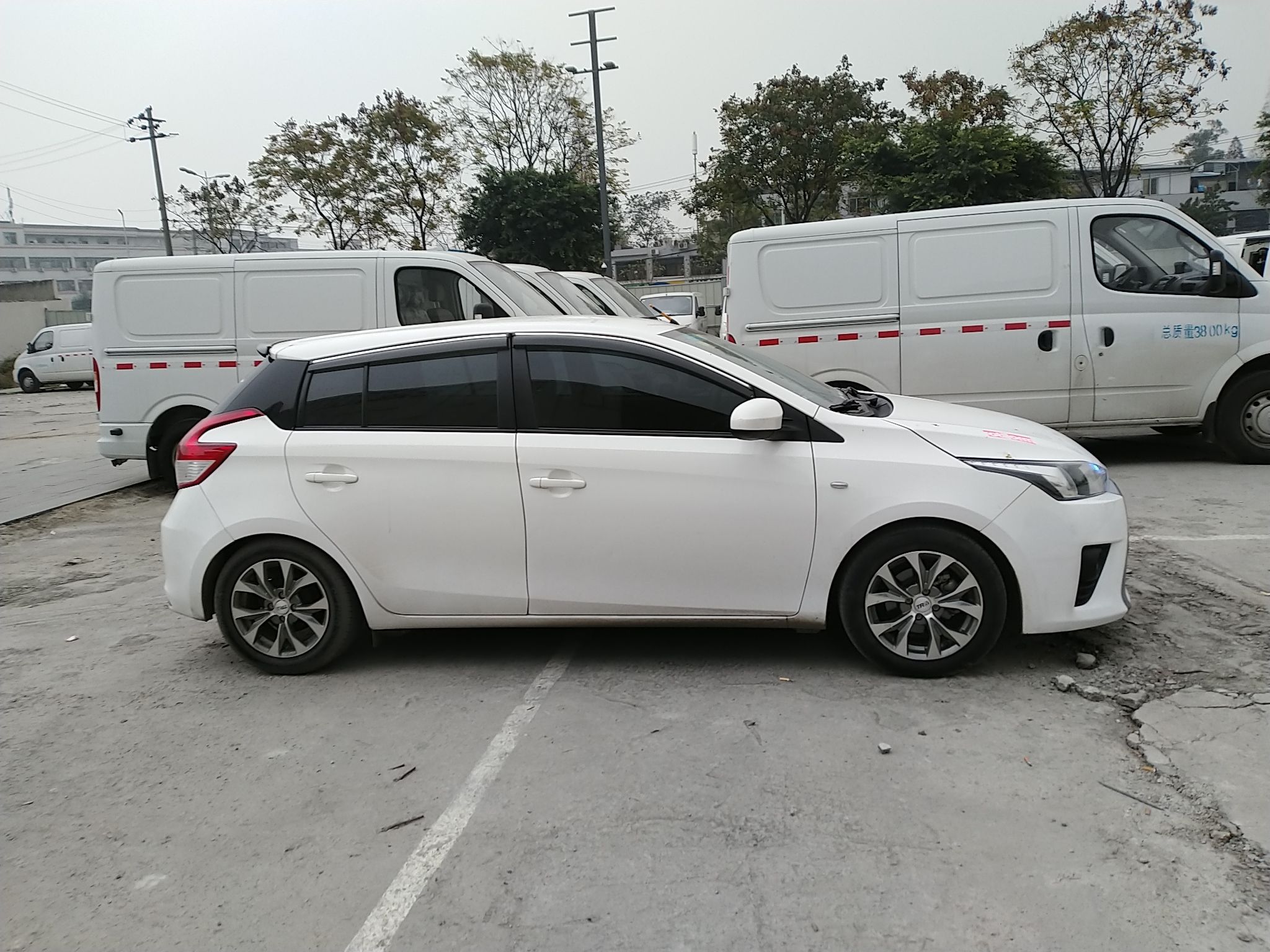 丰田yaris l 致炫 2015款 1.5e 自动魅动版