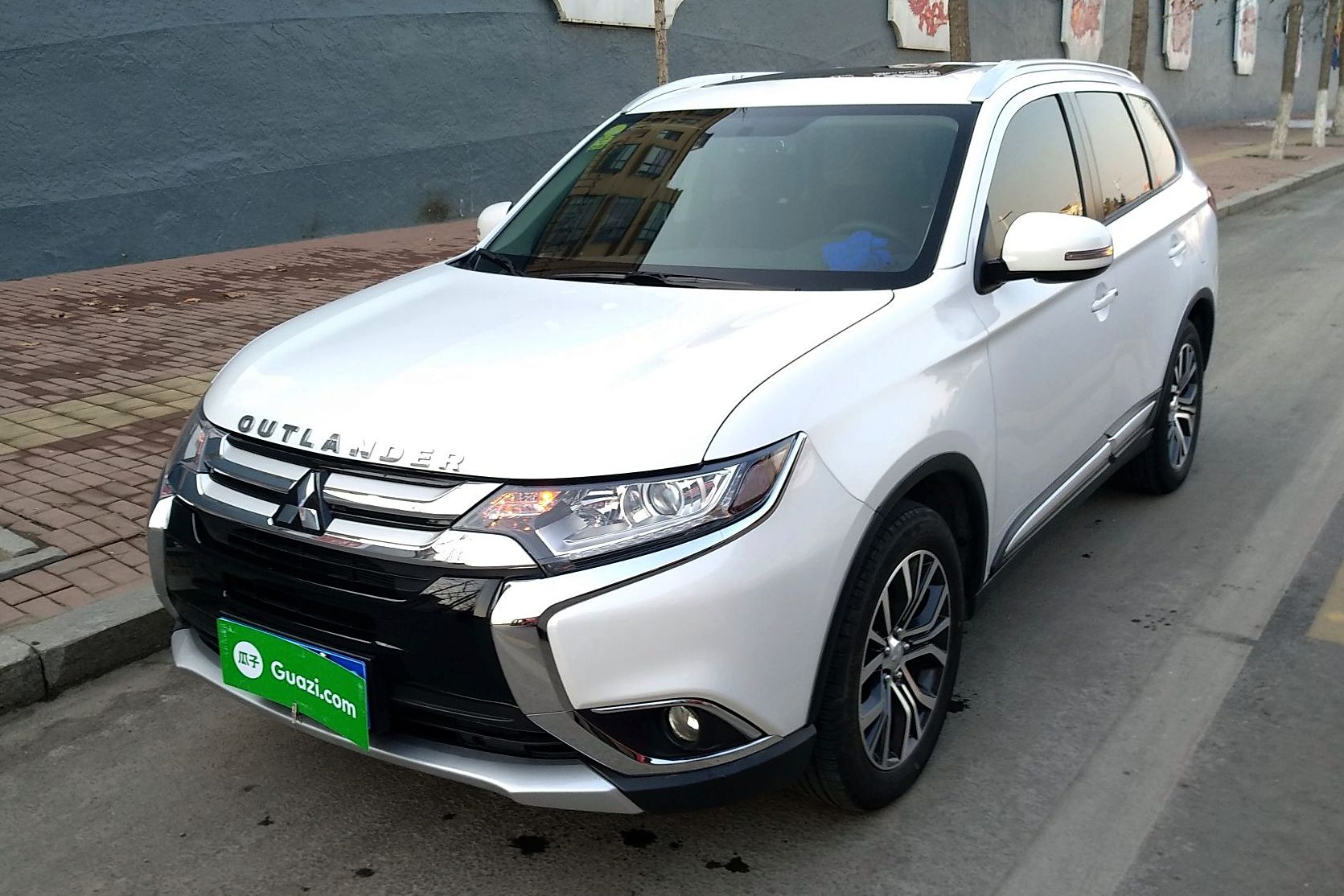 三菱 欧蓝德 2018款 2.0l 两驱嘉乐版 7座