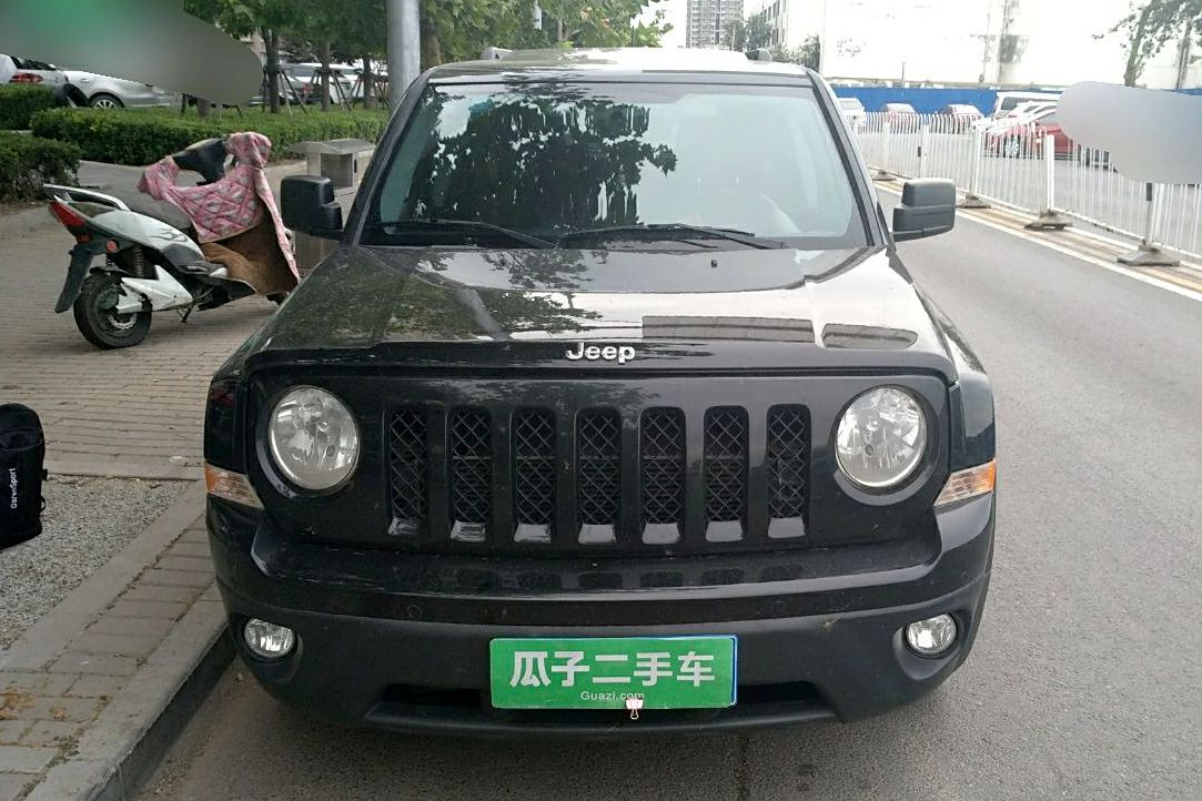 jeep 自由客 2013款 2.4 运动版(进口)