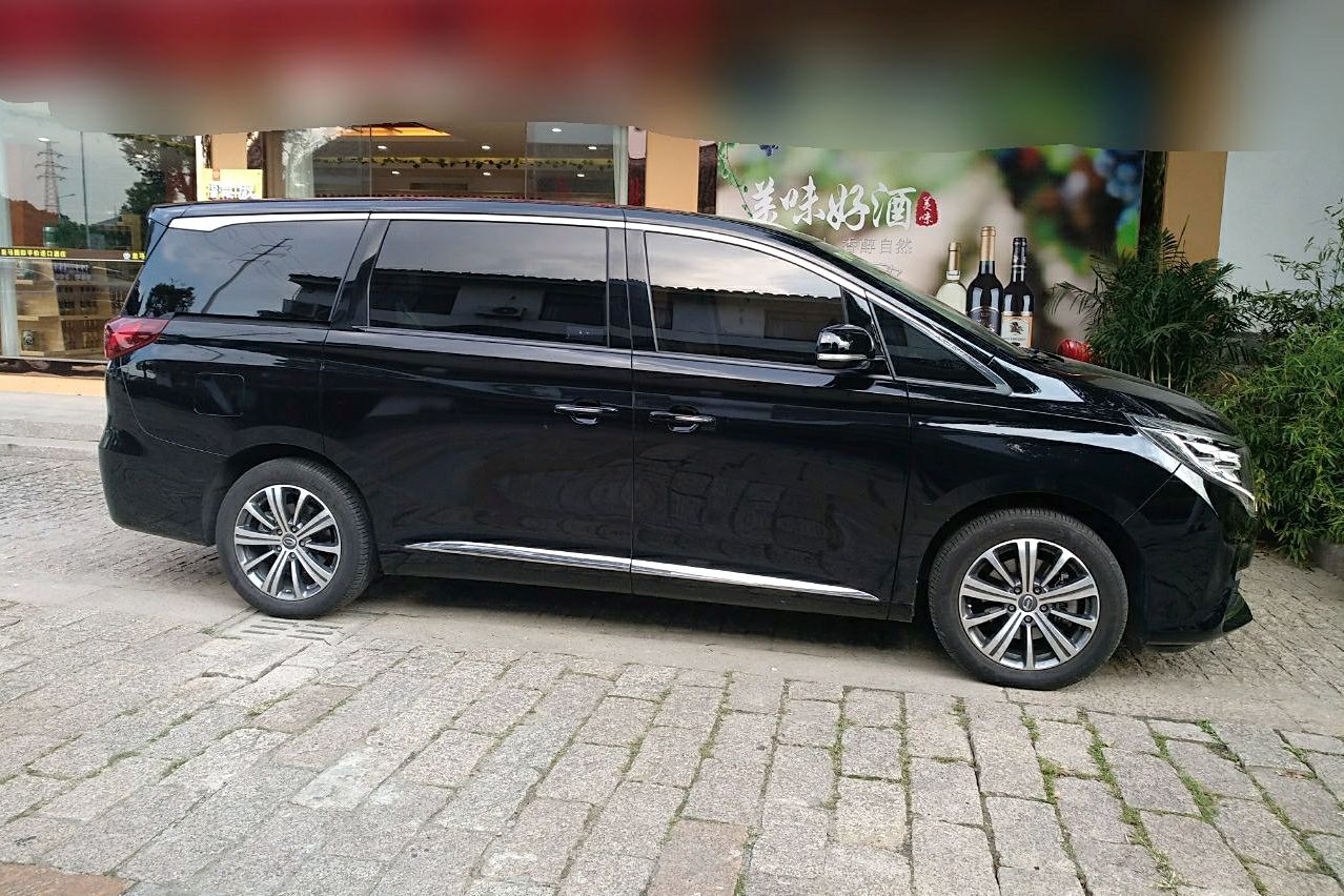 传祺gm8 2018款 320t 尊贵版