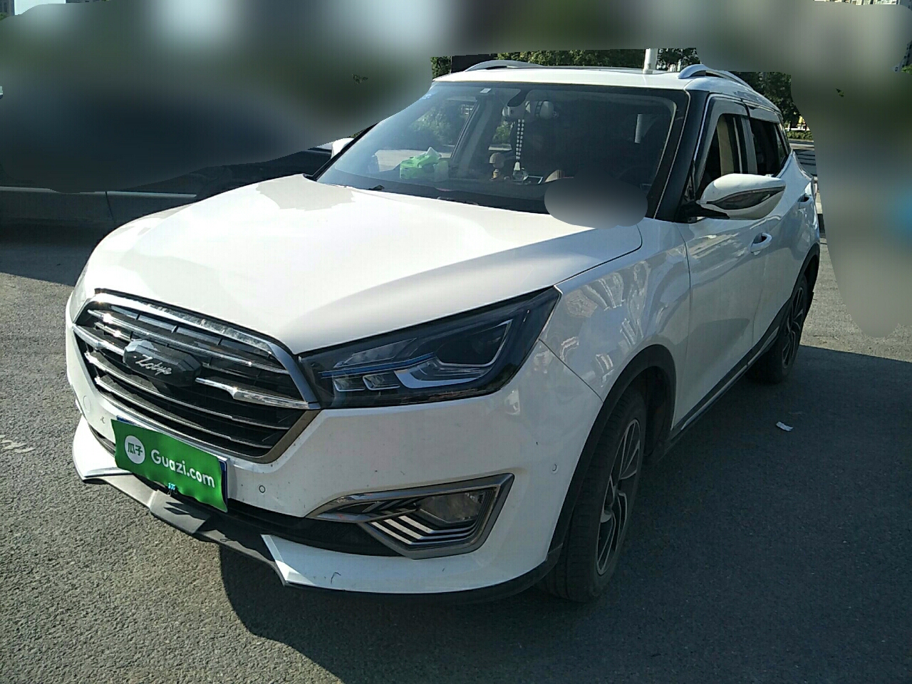 众泰t300 2017款 1.5t cvt尊贵型
