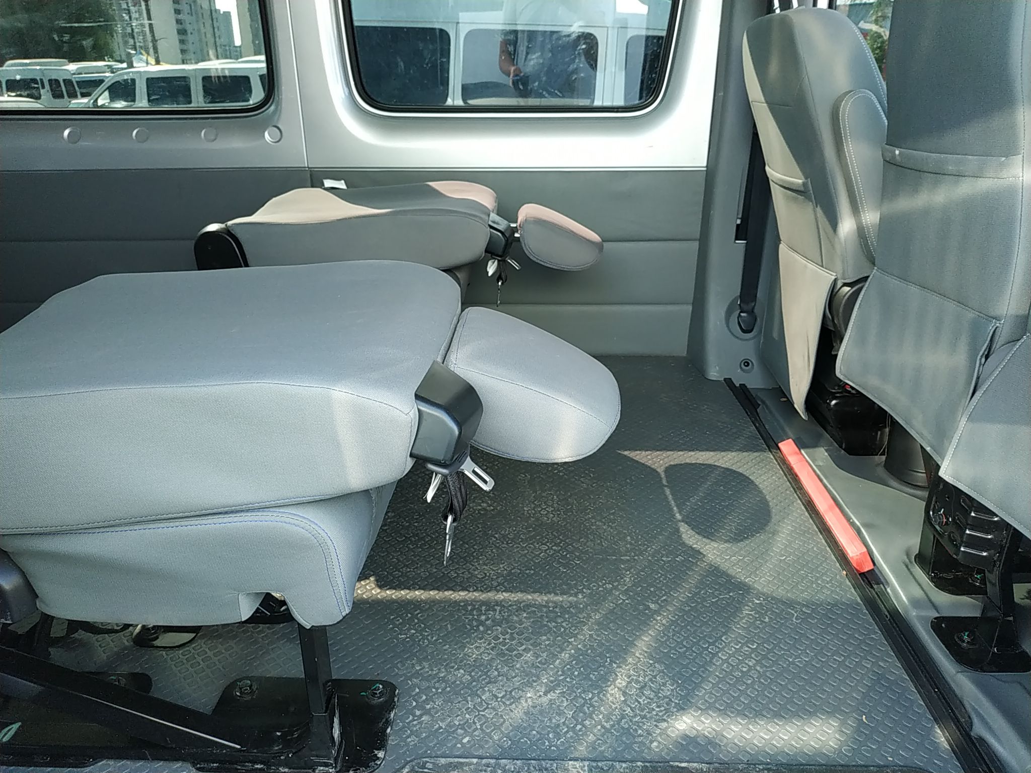 福田 图雅诺 2019款 2.5t e 短轴5/6座4j25tc3