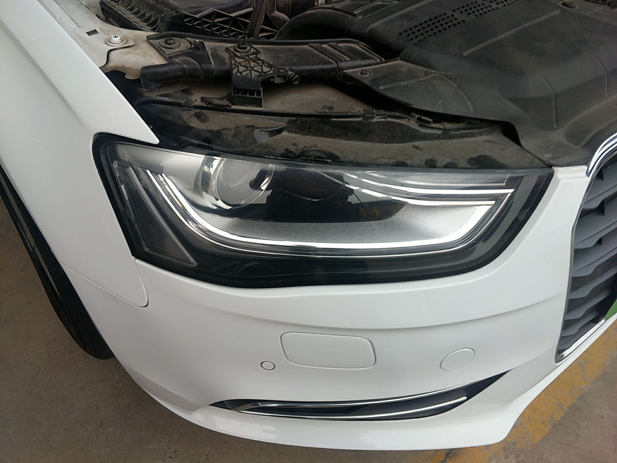 奥迪a4l 2013款 2.0t 自动 舒适型(国)