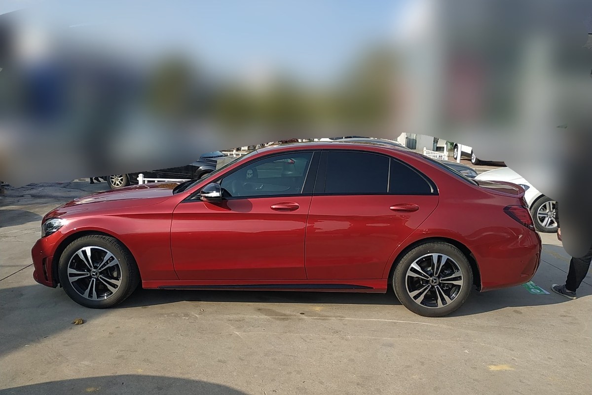 2020款奔驰C,2020款奔驰c内饰 奔驰c级 2020款 c 260 运动版 车辆图片