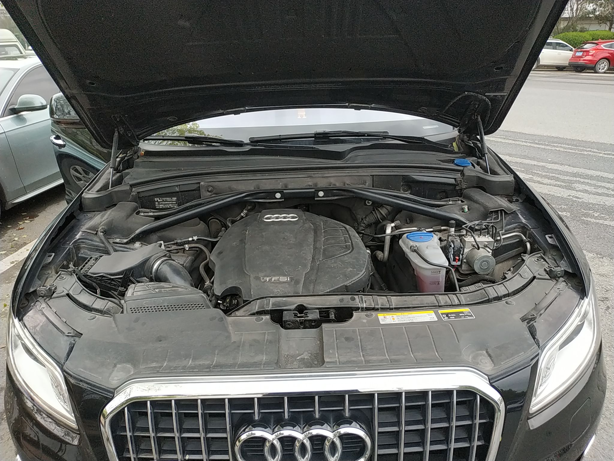 奥迪q5 2016款 2.0t 自动 四驱 汽油 进取型 (国Ⅴ)