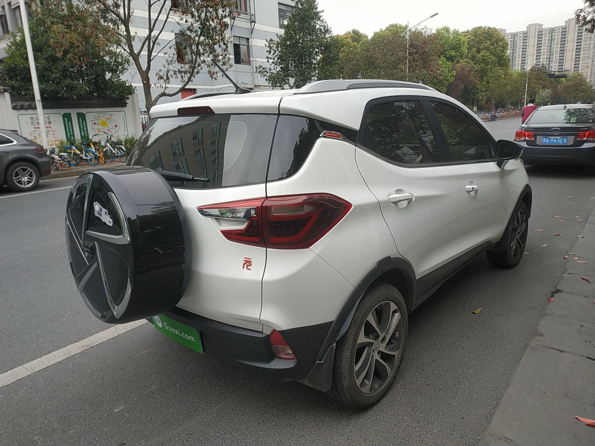 比亚迪元 盖世升级版 2017款 1.5l 手动 酷炫互联型 (国Ⅴ)