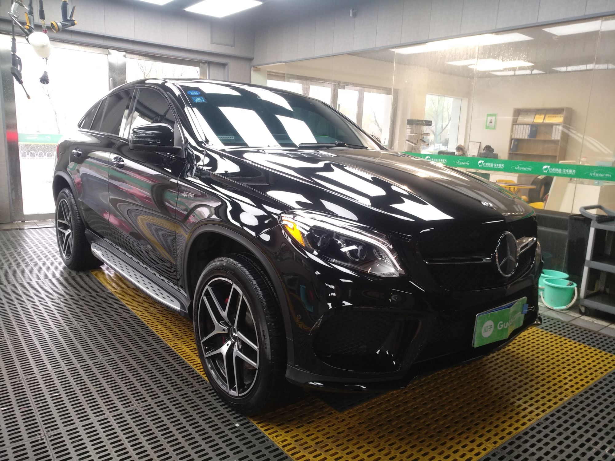 奔驰gle级amg 2018款 amg gle 43 4matic 轿跑suv 幻橙特别版