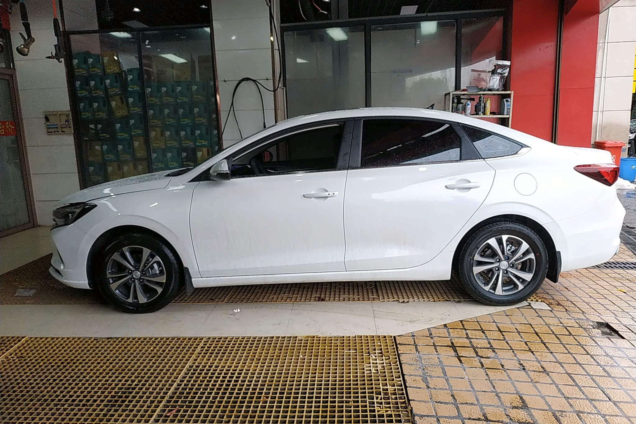 长安 逸动 2020款 plus 1.6l gdi 手动豪华型 车辆图片