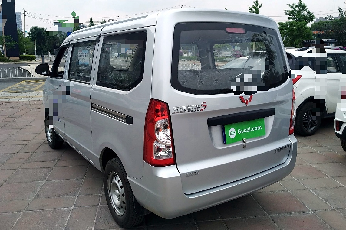 五菱荣光 2019款 1.2l s 基本型 车辆图片