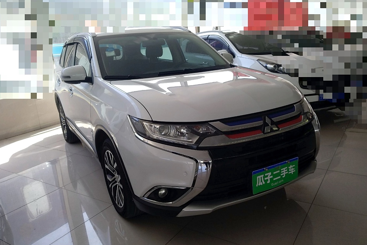 三菱 欧蓝德 2017款 2.0l 两驱荣耀版 5座 车辆图片