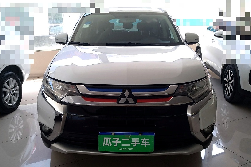 三菱 欧蓝德 2017款 2.0l 两驱荣耀版 5座 车辆图片