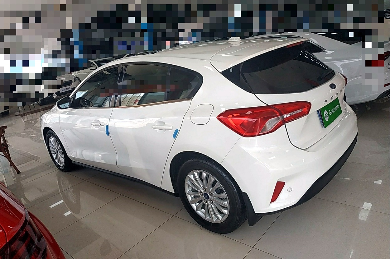 福特 福克斯 2019款 两厢 ecoboost 180 自动锋潮型