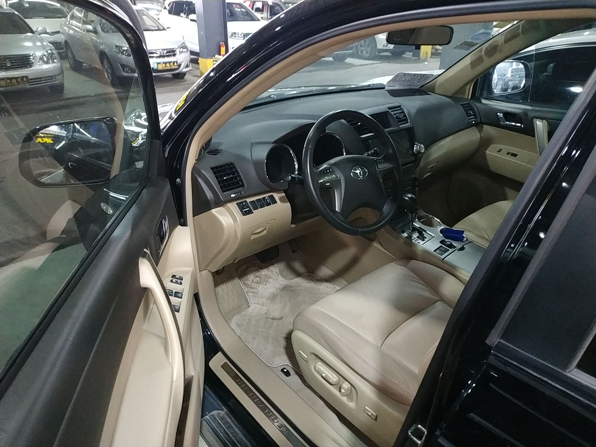 丰田 汉兰达 2011款 2.7l 两驱7座豪华版