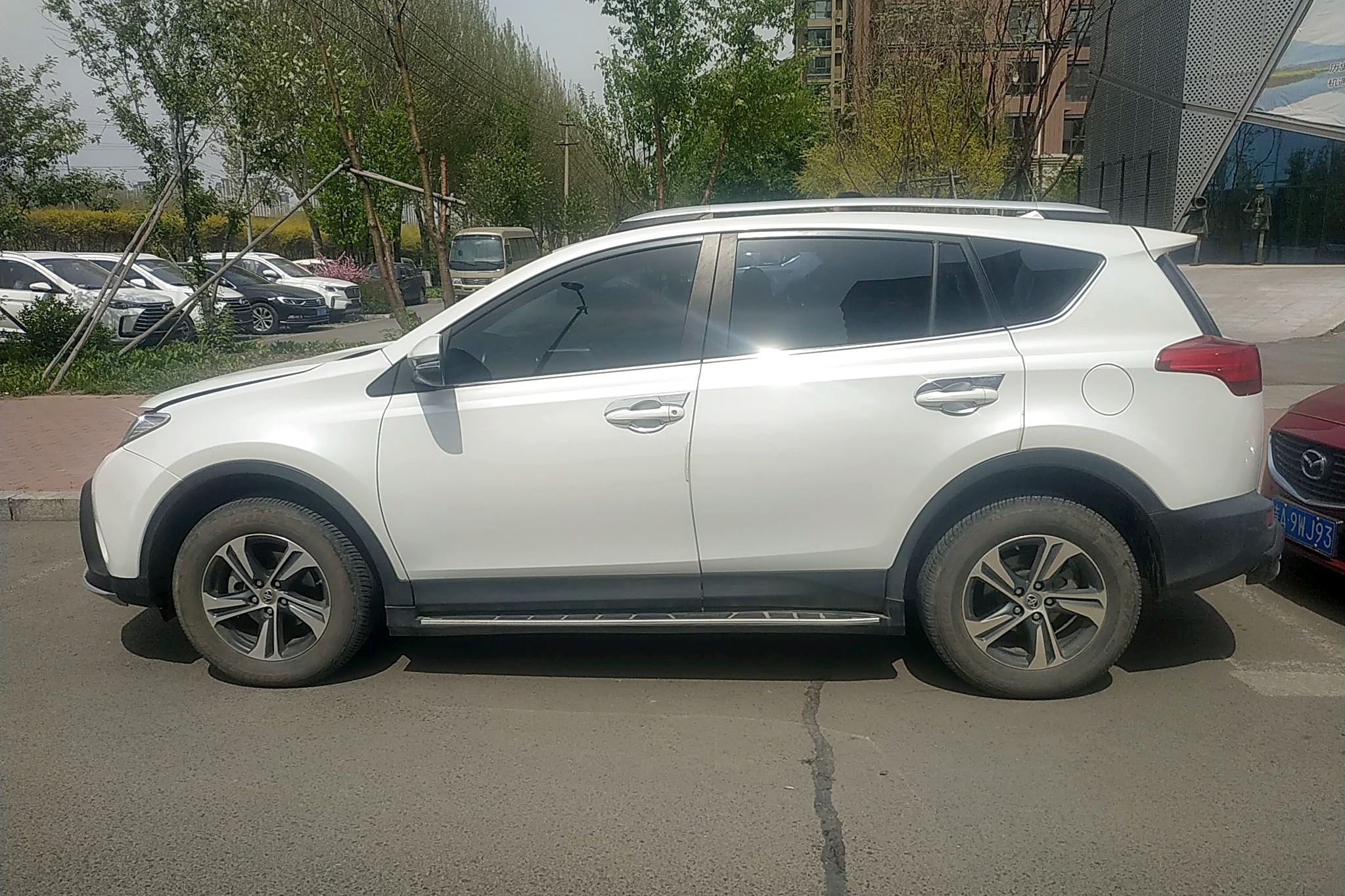 丰田rav4 2015款 2.0l cvt两驱风尚版 车辆图片