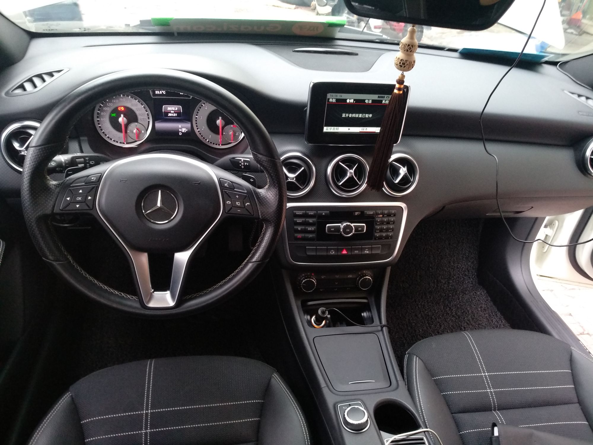 奔驰a级 a200 [进口] 2015款 1.6t 自动 汽油 时尚型