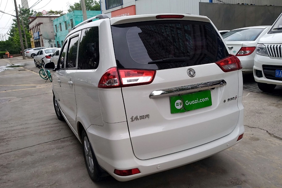 东风风光330 2018款 1.5l 330s 舒适型dk15