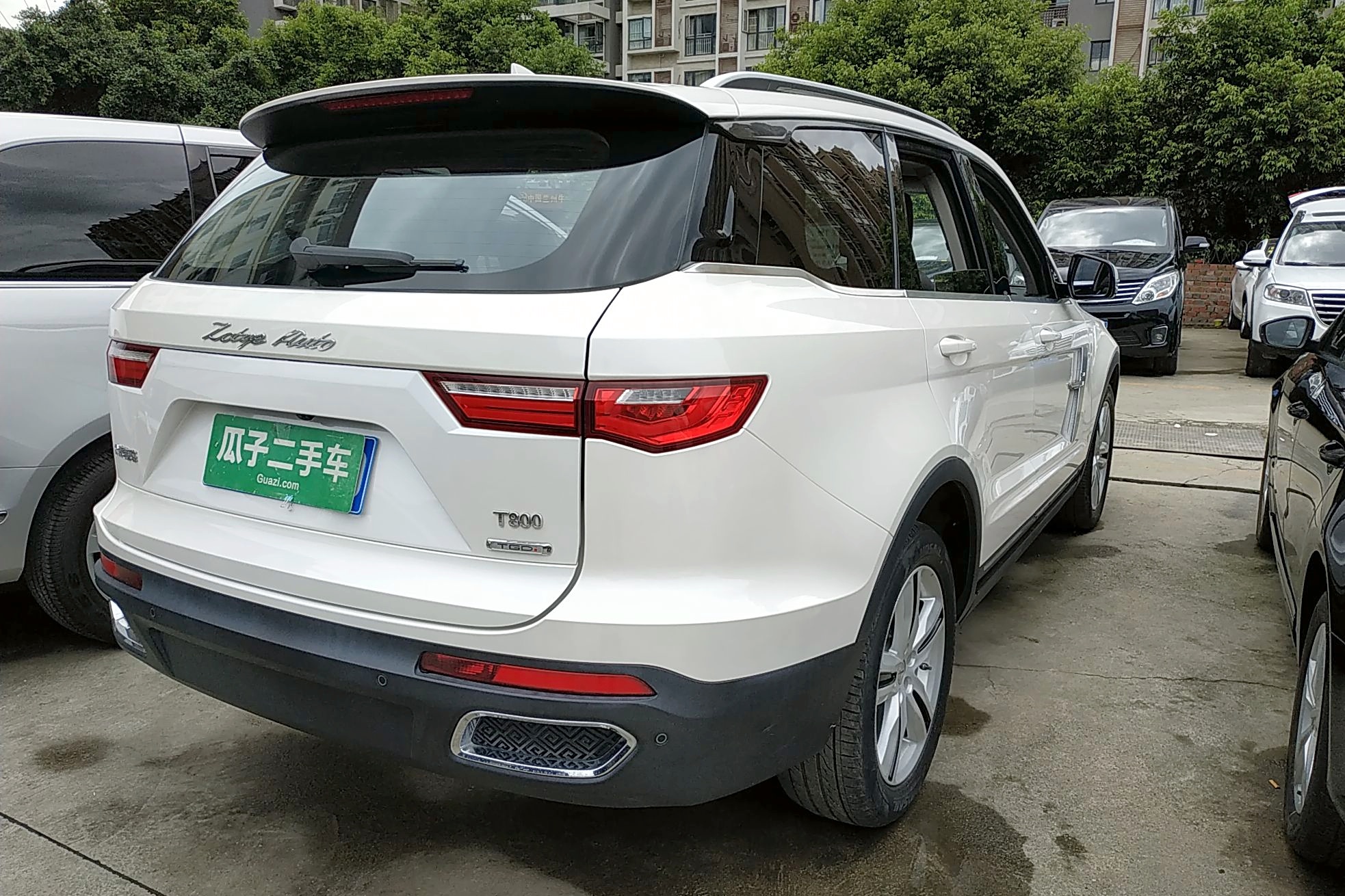 众泰t800 2018款 2.0t 自动尊贵智联型 7座