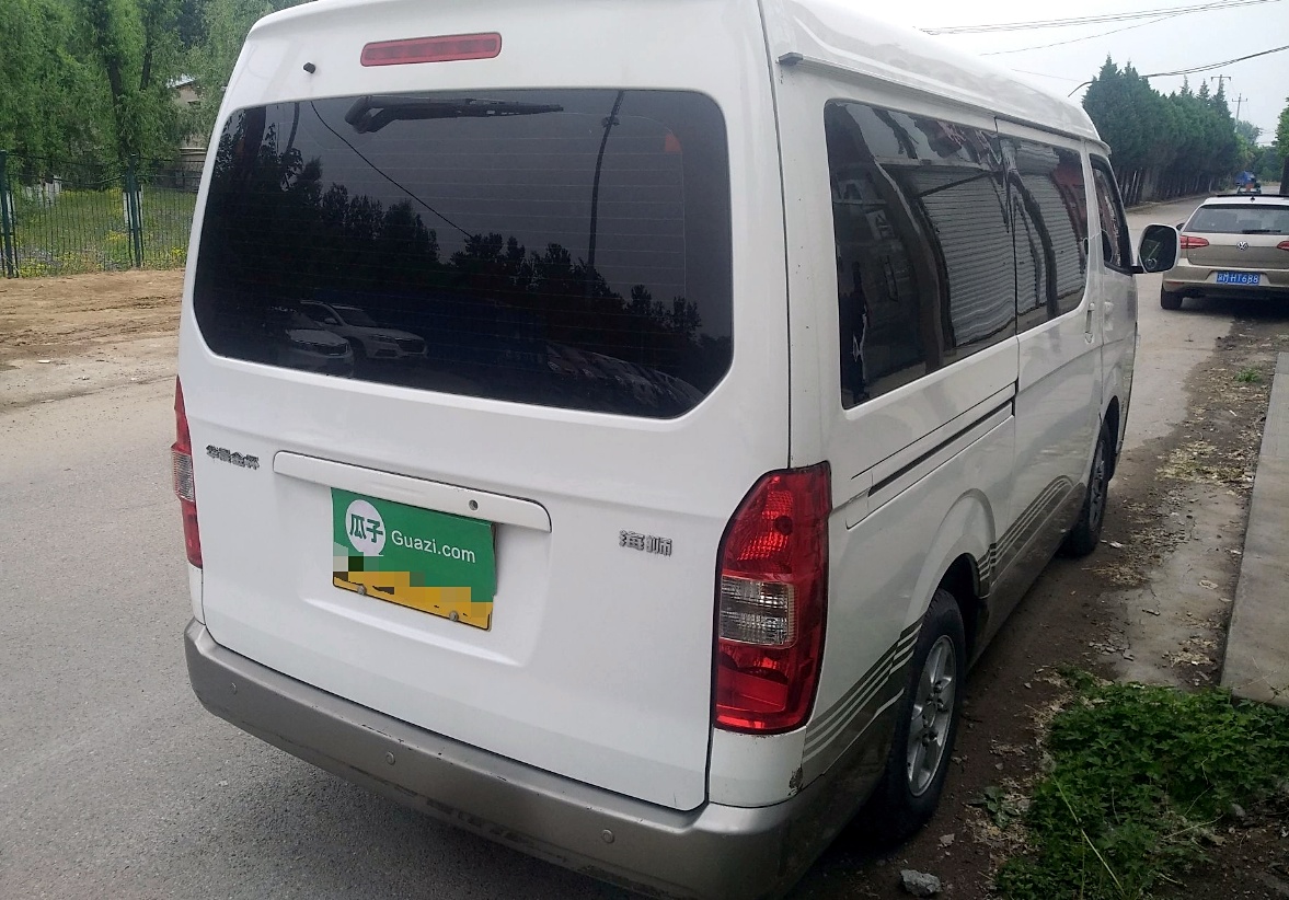 金杯海狮2.2排量10座