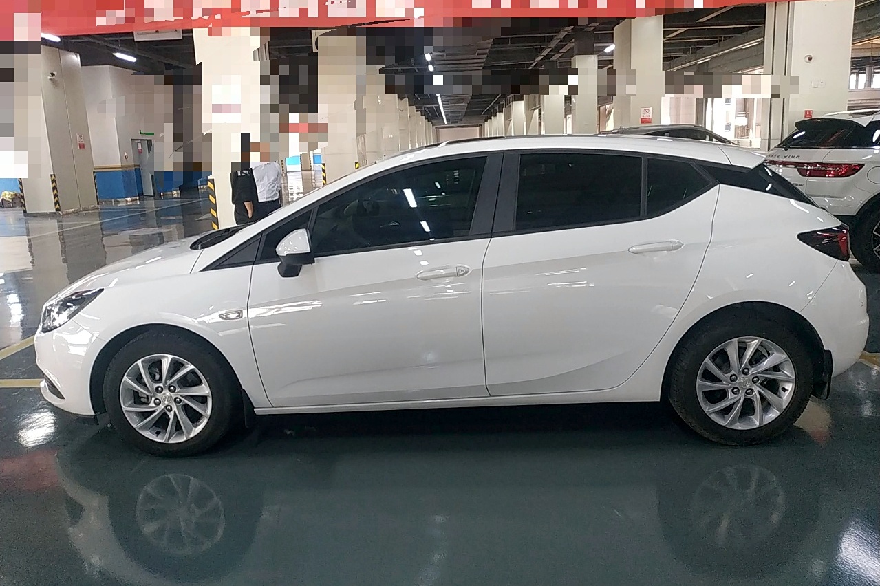别克 威朗 2019款 两厢 15s 自动领先型