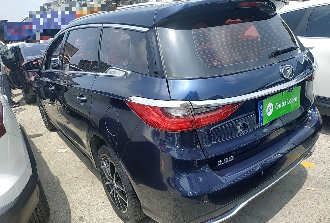 比亚迪 宋max 2017款 1.5t 自动智联精英型 7座