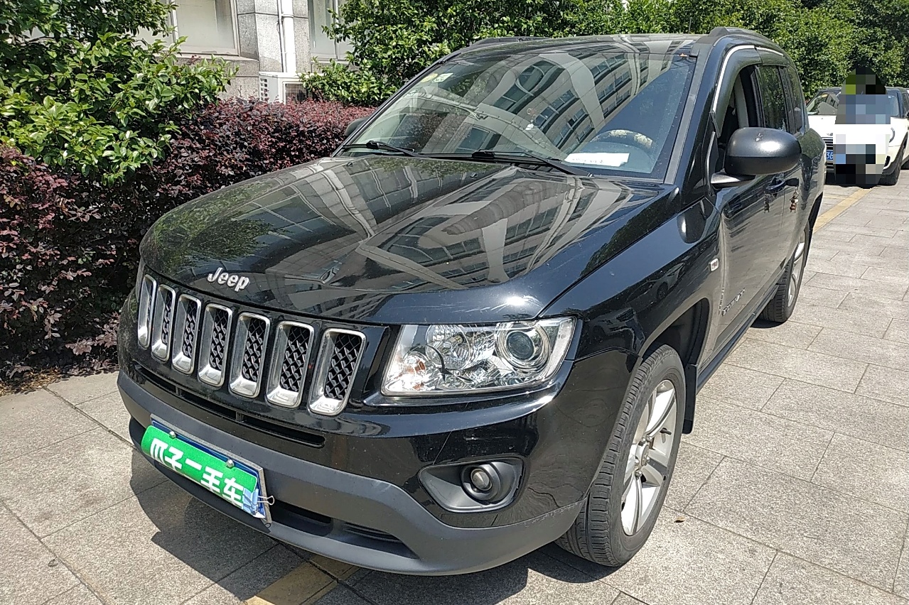 jeep 指南者 2012款 2.0l 两驱运动版(进口)